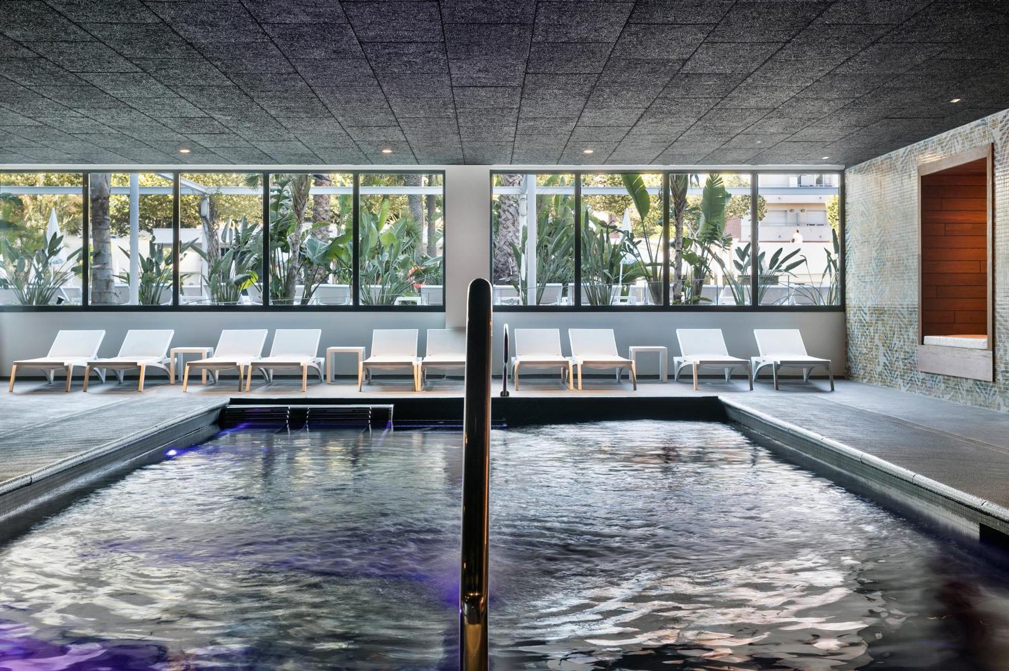 Aqua Hotel Silhouette & Spa - Adults Only Малграт де Мар Екстериор снимка