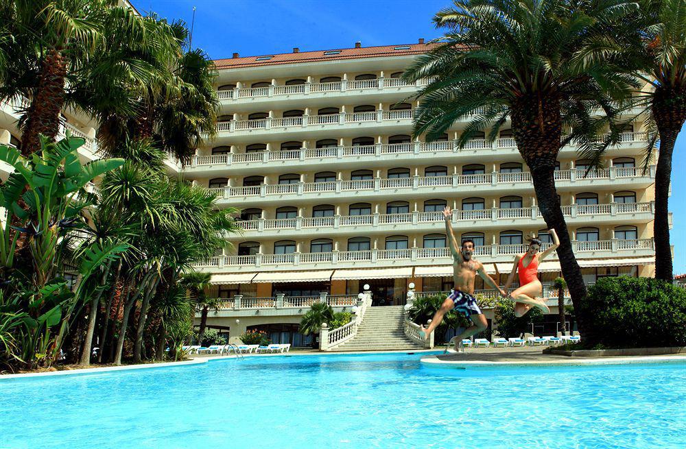 Aqua Hotel Silhouette & Spa - Adults Only Малграт де Мар Екстериор снимка